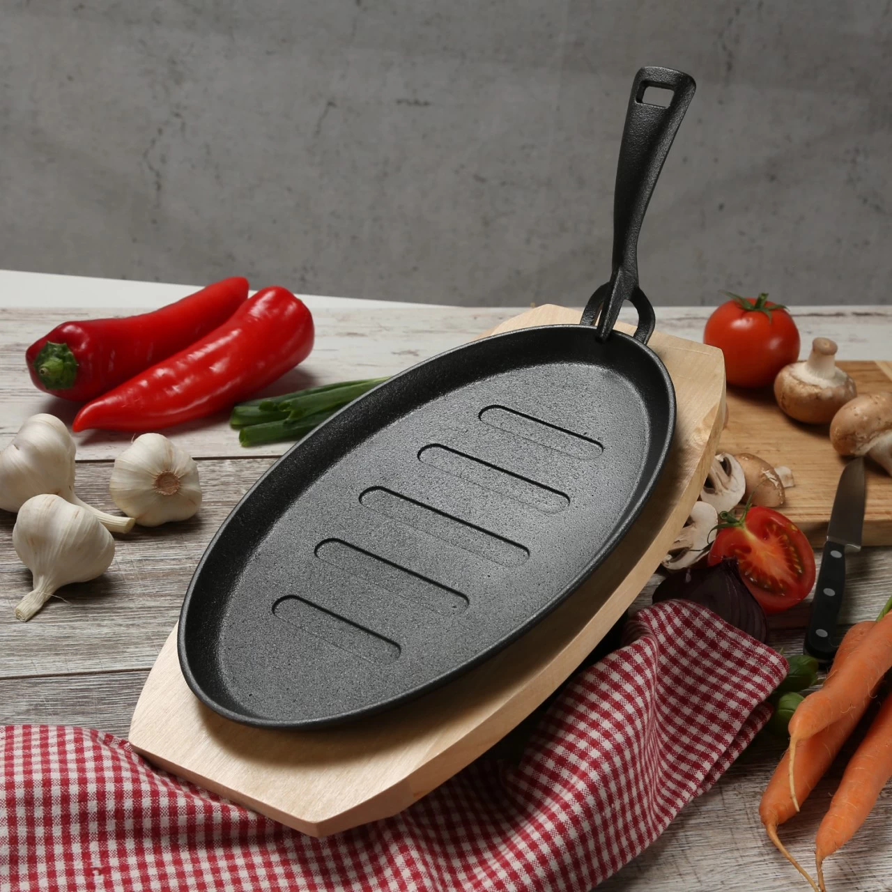 Gusspfanne Mit Abnehmbaren Stiel U. Holzuntersetzer - Gusseisen - L: 27cm - Servierpfanne - Oval 2 Gusspfanne Mit Abnehmbaren Stiel U. Holzuntersetzer - Gusseisen - L: 27cm - Servierpfanne - Oval – Bild 2