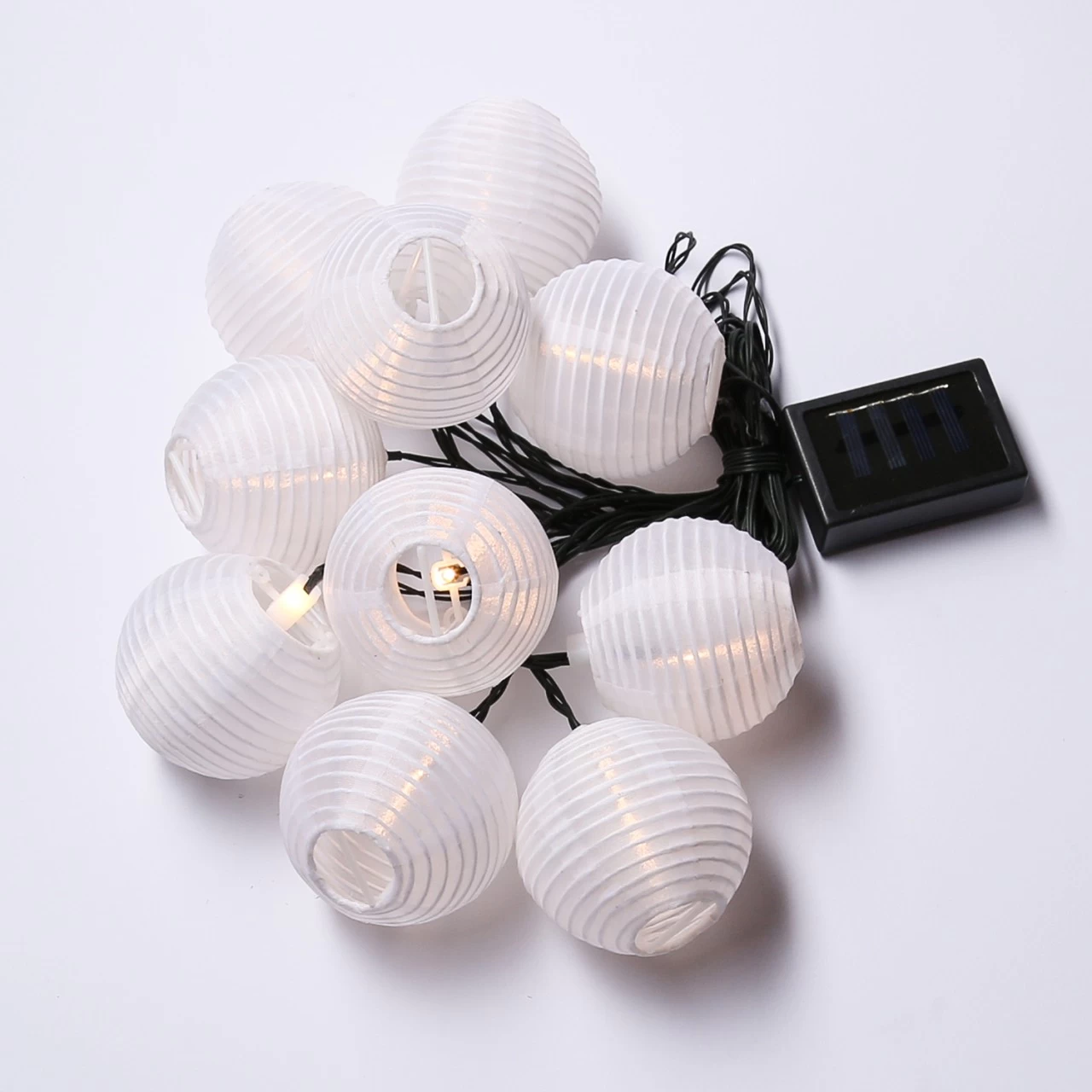 LED Solar Lichterkette LAMPION - 10 Warmweiße LED - L: 4,5m - D: 7,5cm - Lichtsensor - Weiß 4 LED Solar Lichterkette LAMPION - 10 Warmweiße LED - L: 4,5m - D: 7,5cm - Lichtsensor - Weiß – Bild 4