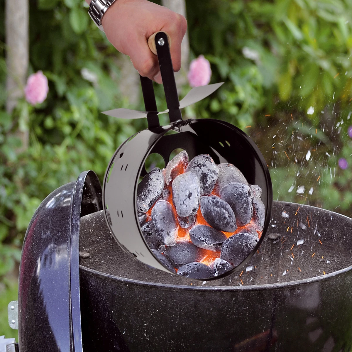Anzündkamin Metall Für Kohle Und Briketts - Kohlestarter - D: 17cm, H: 27cm - Holzgriff 2 Anzündkamin Metall Für Kohle Und Briketts - Kohlestarter - D: 17cm, H: 27cm - Holzgriff – Bild 2
