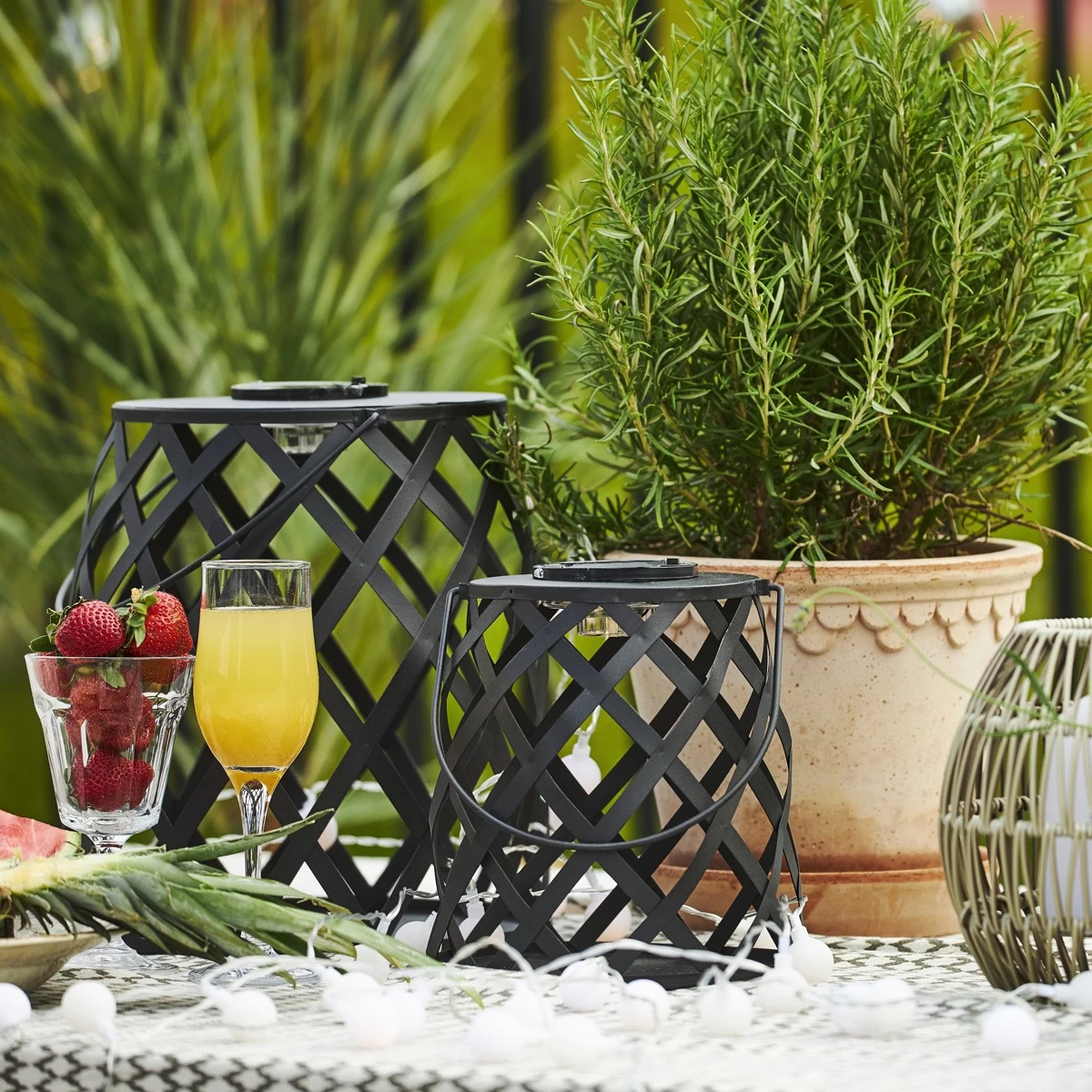 LED Solar Laterne CALABRIA - Zum Hängen O. Stellen - Warmweiße LED - H: 20cm - Lichtsensor - Outdoor 3 LED Solar Laterne CALABRIA - Zum Hängen O. Stellen - Warmweiße LED - H: 20cm - Lichtsensor - Outdoor – Bild 3