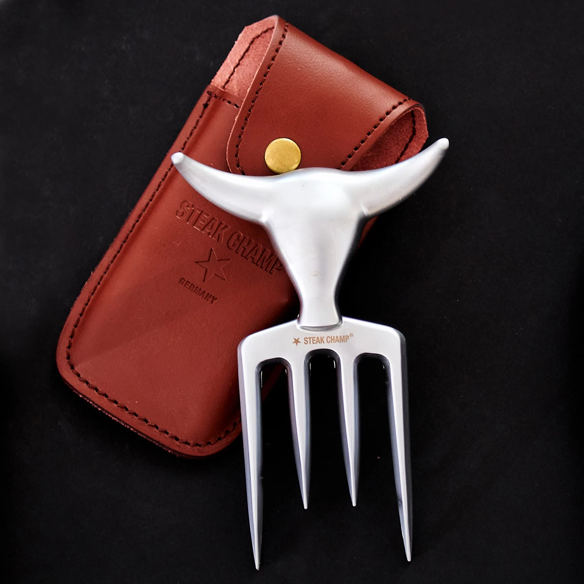 STEAK CHAMP BULL FORK Gabel Mit Leder Holster - Profi Werkzeug Mit Gürtelclip 3 STEAK CHAMP BULL FORK Gabel Mit Leder Holster - Profi Werkzeug Mit Gürtelclip – Bild 3