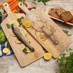 Schneidebrett - Vesperbrett - Hummermotiv - Mangoholz - Kordel - L: 58cm - Natur