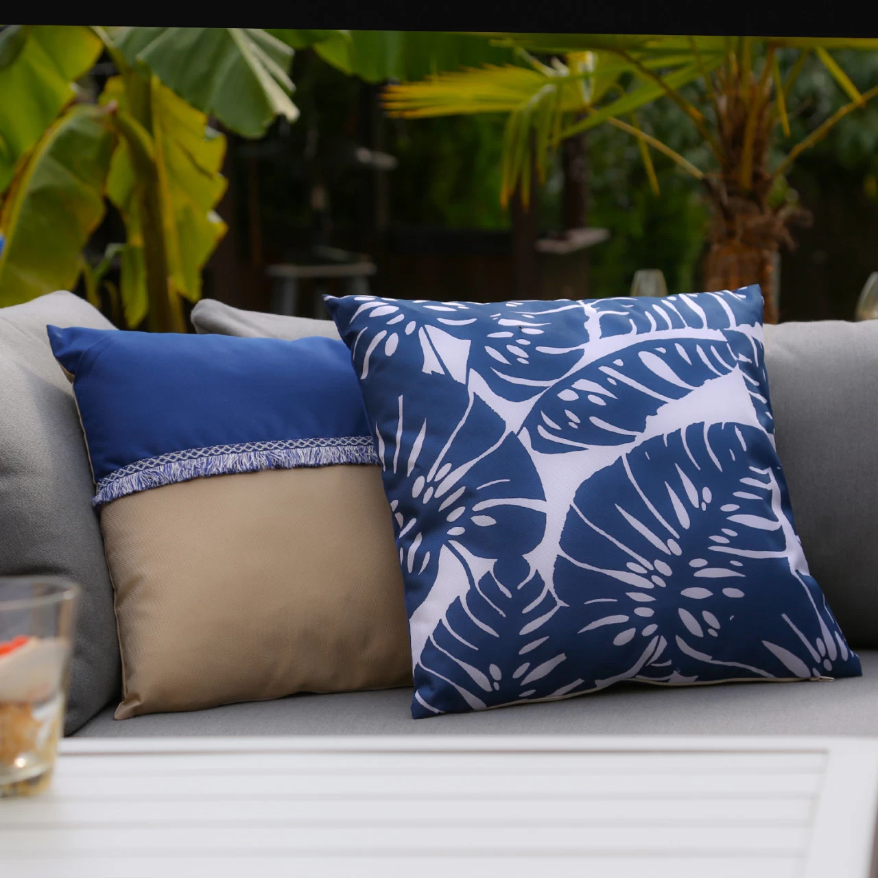 Garten Kissen - Blätter - Polyester - Wasserabweisend - L: 44cm - Außen - Blau, Weiß 5 Garten Kissen - Blätter - Polyester - Wasserabweisend - L: 44cm - Außen - Blau, Weiß – Bild 5