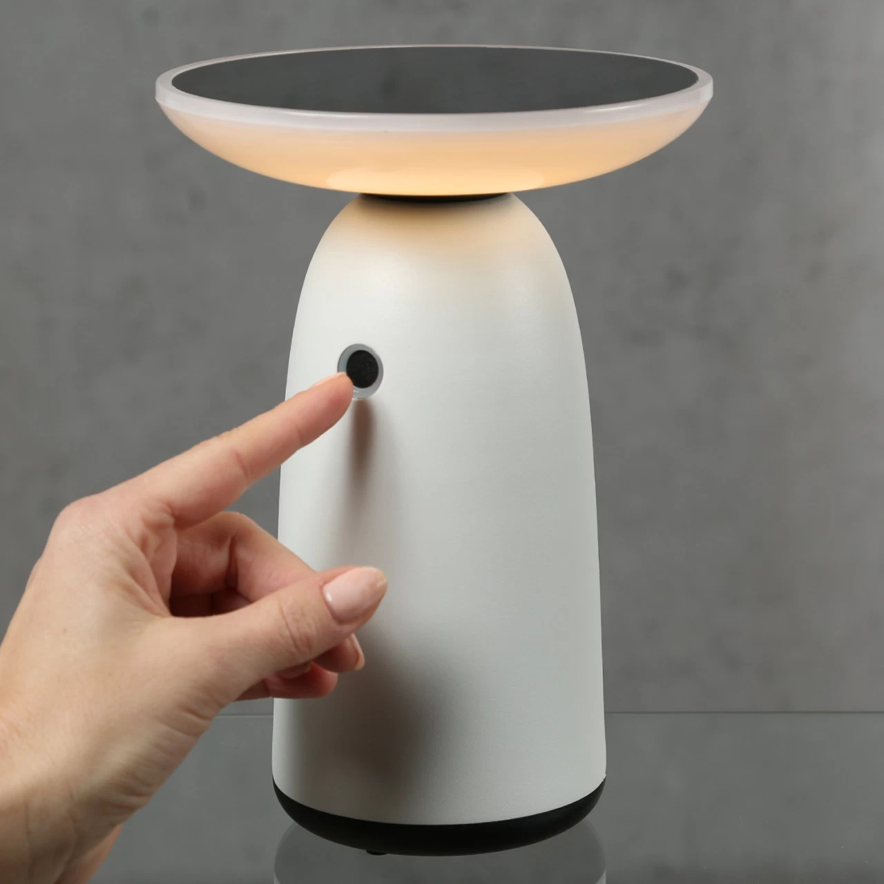 LED Solar Garten Tischleuchte - 3 Helligkeitsstufen - H: 22cm - Lichtsensor - Für Außen - Weiß 4 LED Solar Garten Tischleuchte - 3 Helligkeitsstufen - H: 22cm - Lichtsensor - Für Außen - Weiß – Bild 4