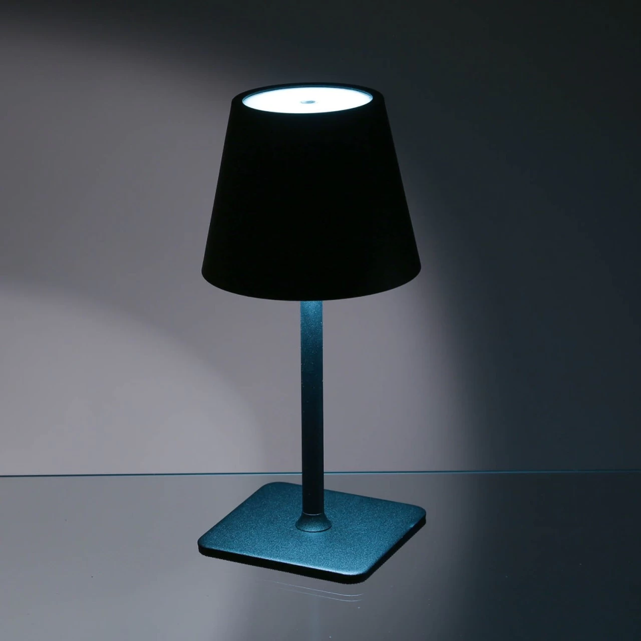 LED Akku Tischlampe - 3 Lichtfarben - 2 Höhen - H: 38cm - Wiederaufladbar Per USB - F. Innen 7 LED Akku Tischlampe - 3 Lichtfarben - 2 Höhen - H: 38cm - Wiederaufladbar Per USB - F. Innen – Bild 7