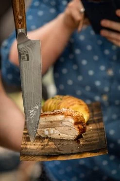 ZAYIKO Damastmesser KASSHOKU "Chefmesser" - Pakkaholz - VG-10 Stahlkern -Abenteuer Verkauf ZAYIKO damastmesser kochmesser chefmesser damastener stahl grill experte 04 1280x1280