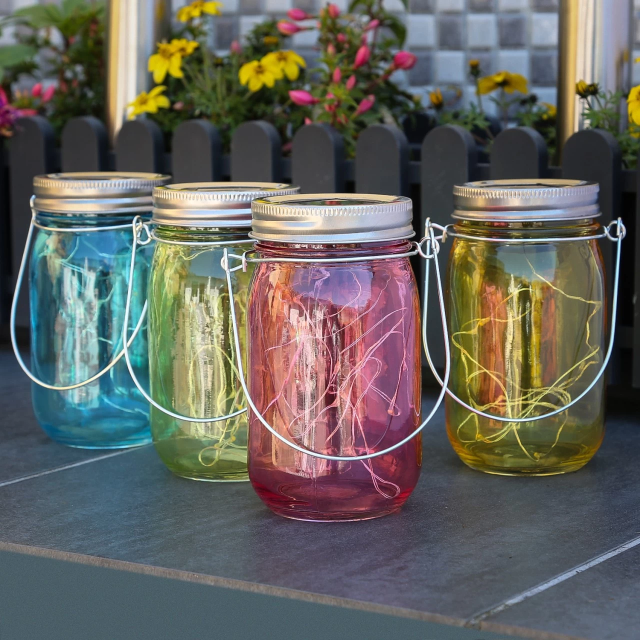 LED Solargläser - Windlichter - LED Drahtlichterkette - Lichtsensor - Aufhänger - H: 14cm - 4er Set 2 LED Solargläser - Windlichter - LED Drahtlichterkette - Lichtsensor - Aufhänger - H: 14cm - 4er Set – Bild 2